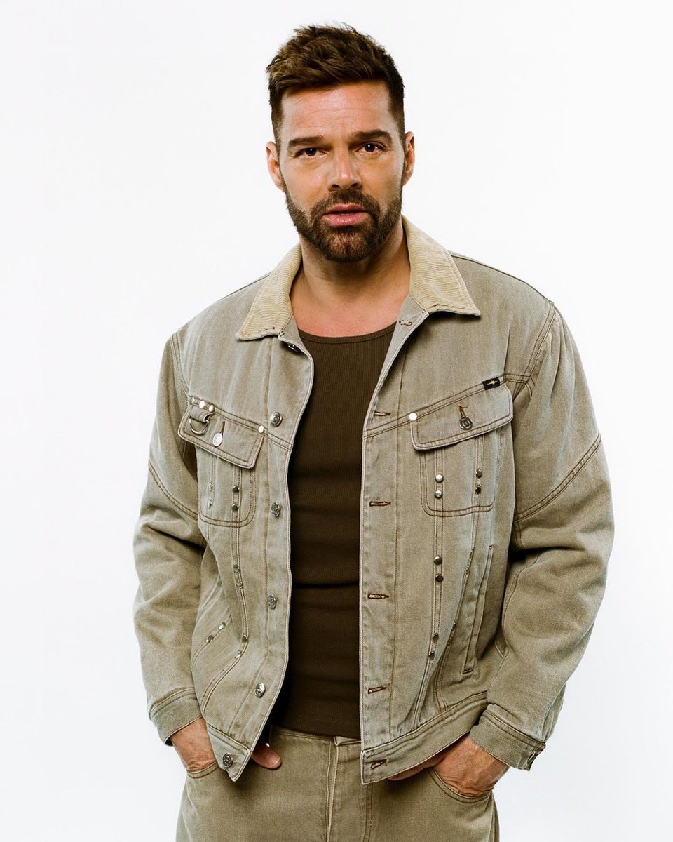 ricky_martin tweet picture