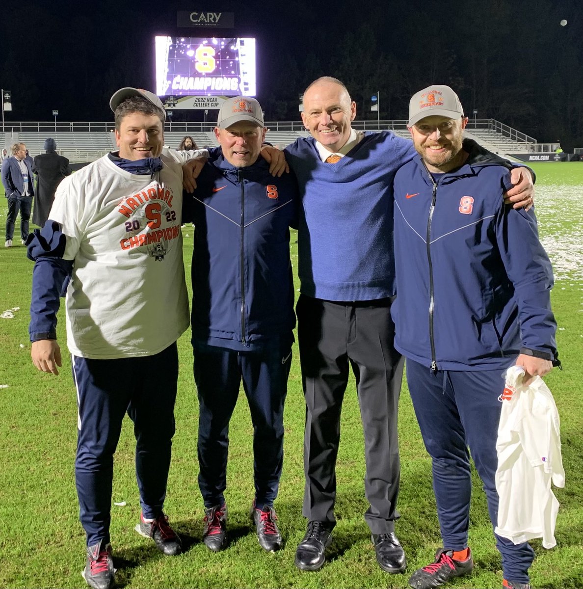 Congratulations to Coach Flynn on his appointment with ⁦@RSLAcademy⁩ - We are all very excited for Michael and Mimi. It has been a real privilege to work alongside one of the very best GK coaches in the country. The Flynn family always has a home here in Syracuse. 🍊⚽️🧡🧤