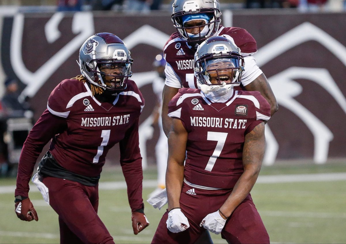 jaceweeks8's tweet photo. After a great conversation with @Coach_Dennison I am blessed to receive my first D1 offer from Missouri state!!! https://t.co/QihLBeLEn1