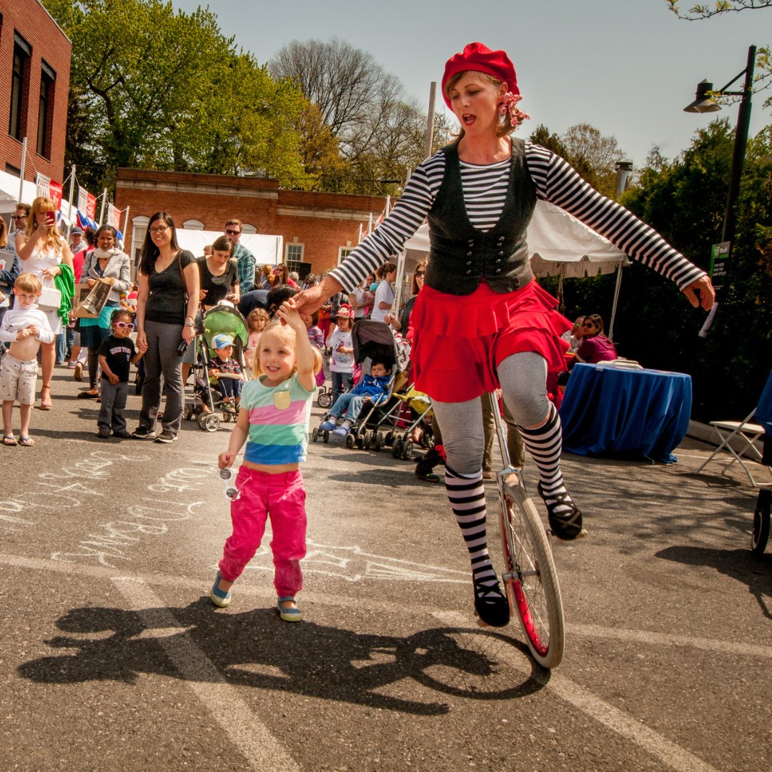 Spring is in the air and that means the Georgetown French Market is back! Mark your calendars for the 21st annual festival on April 26th, 27th and 28th — a weekend of great deals, delicious eats, and family fun. More details here: bit.ly/2GbzIaj