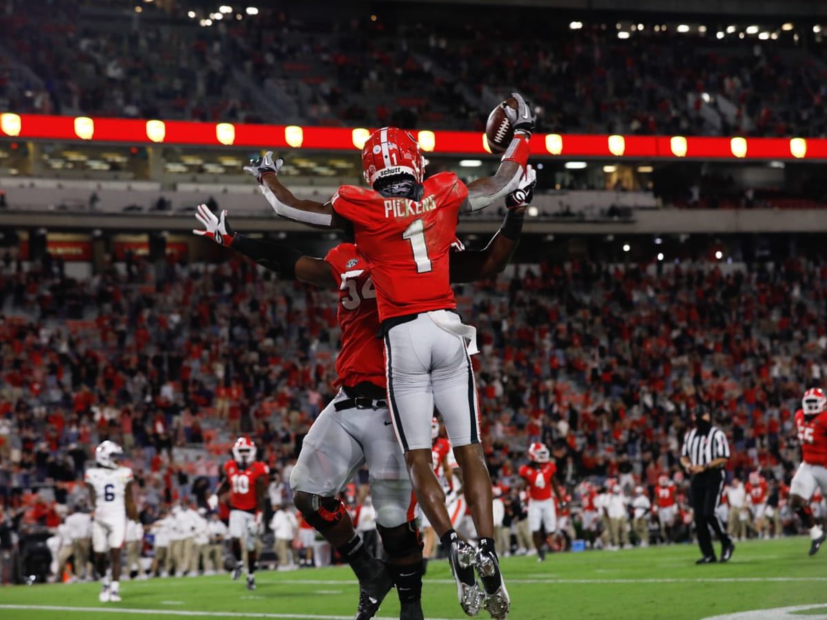 #AGTG after a great visit and conversation with @CoachColey I am blessed to receive an offer from The University of Georgia #GoDawgs🐶 @CoachJCrawford @KirbySmartUGA @samspiegs @Rivals @coachscott20023 @DPTnola @RivalsPapiClint @Perroni247 @DynastyUrec @PrepRedzoneLA