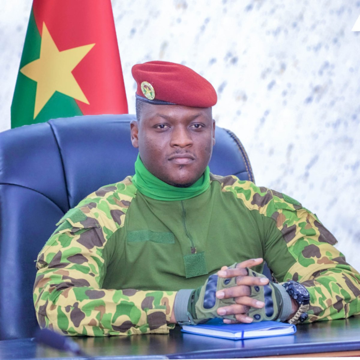 J’adresse mes vives félicitations et celles du vaillant peuple burkinabè au nouveau Président de la République du Sénégal, S.E.M. Bassirou Diomaye FAYE.
A l’entame de son mandat plein d’espoir pour le peuple sénégalais et symbole d’une nouvelle ère pour une Afrique décomplexée,