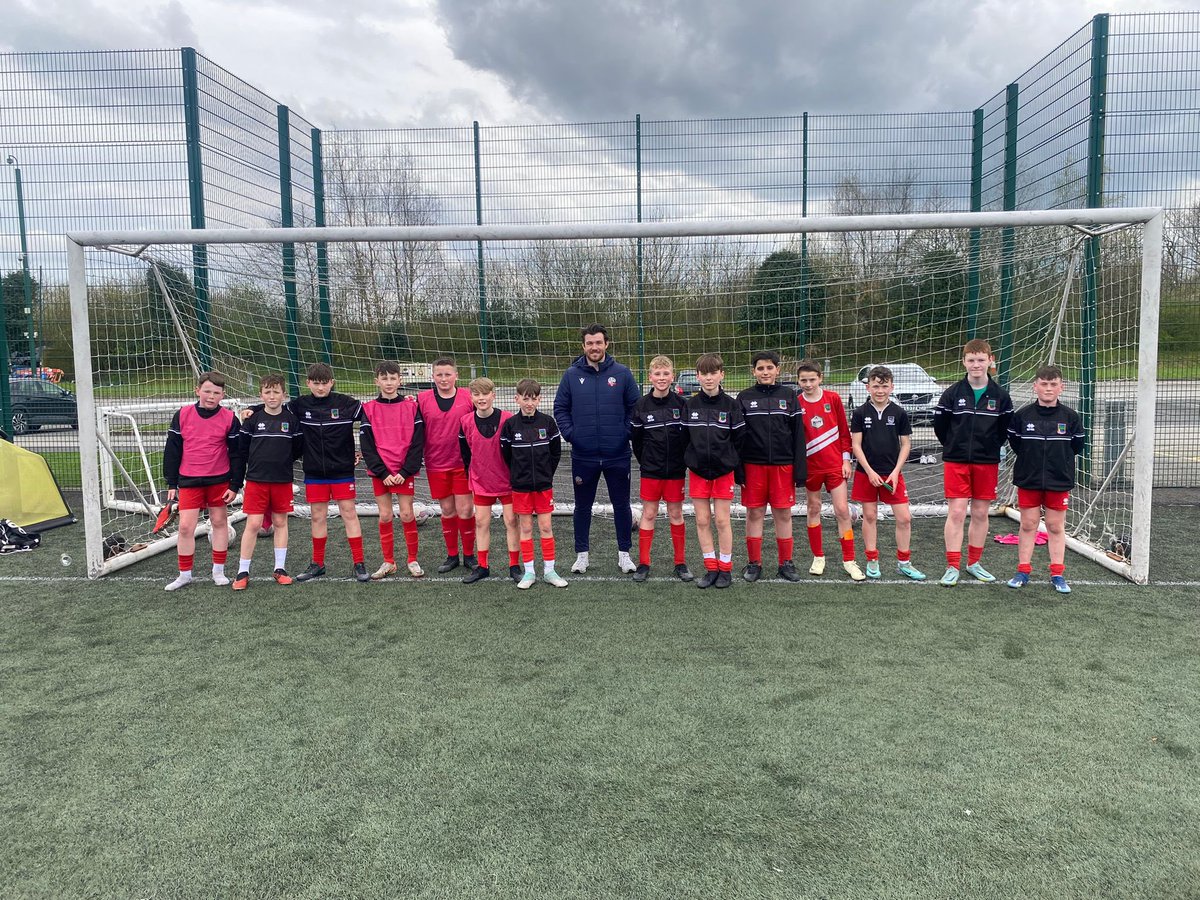 Our U13’s training in the <a href="/OfficialBWFC/">Bolton Wanderers</a> Academy this morning. What an experience for our young lads. 🔴⚪️⚽️ #WeareTUFC