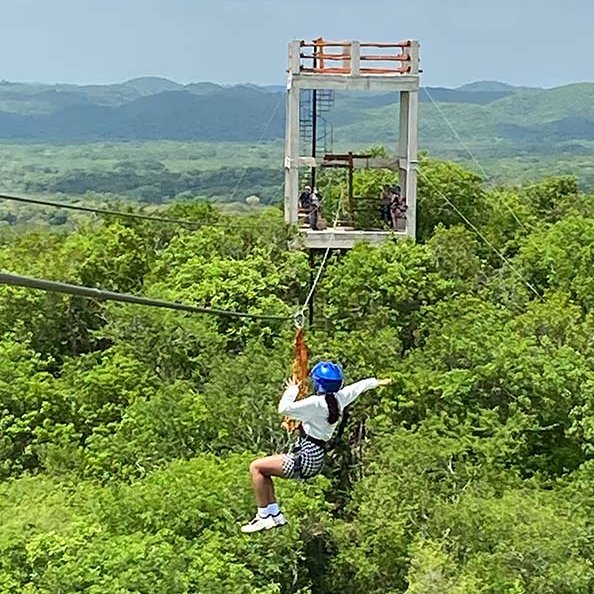 ¿Te gustaría conocer el interior de las tierras yucatecas? 👀 ⭐️Entonces visita Tekax, que además de ser un Pueblo Mágico, cuenta con múltiples grutas y senderos en los que podrás practicar senderismo, rappel o tirarte de una tirolesa😱 Más info aquí👇 yucatantoday.com/rutas-y-tours