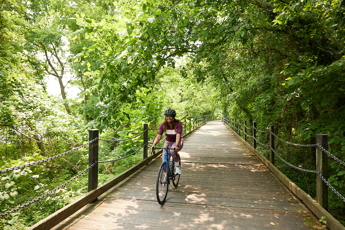Taking in the beauty of Mount Vernon Trail, one pedal at a time! 🚲🍃 Explore the great  outdoors this spring in Arlington! #AllinArlington

Learn more: ow.ly/F9lz50R4swM