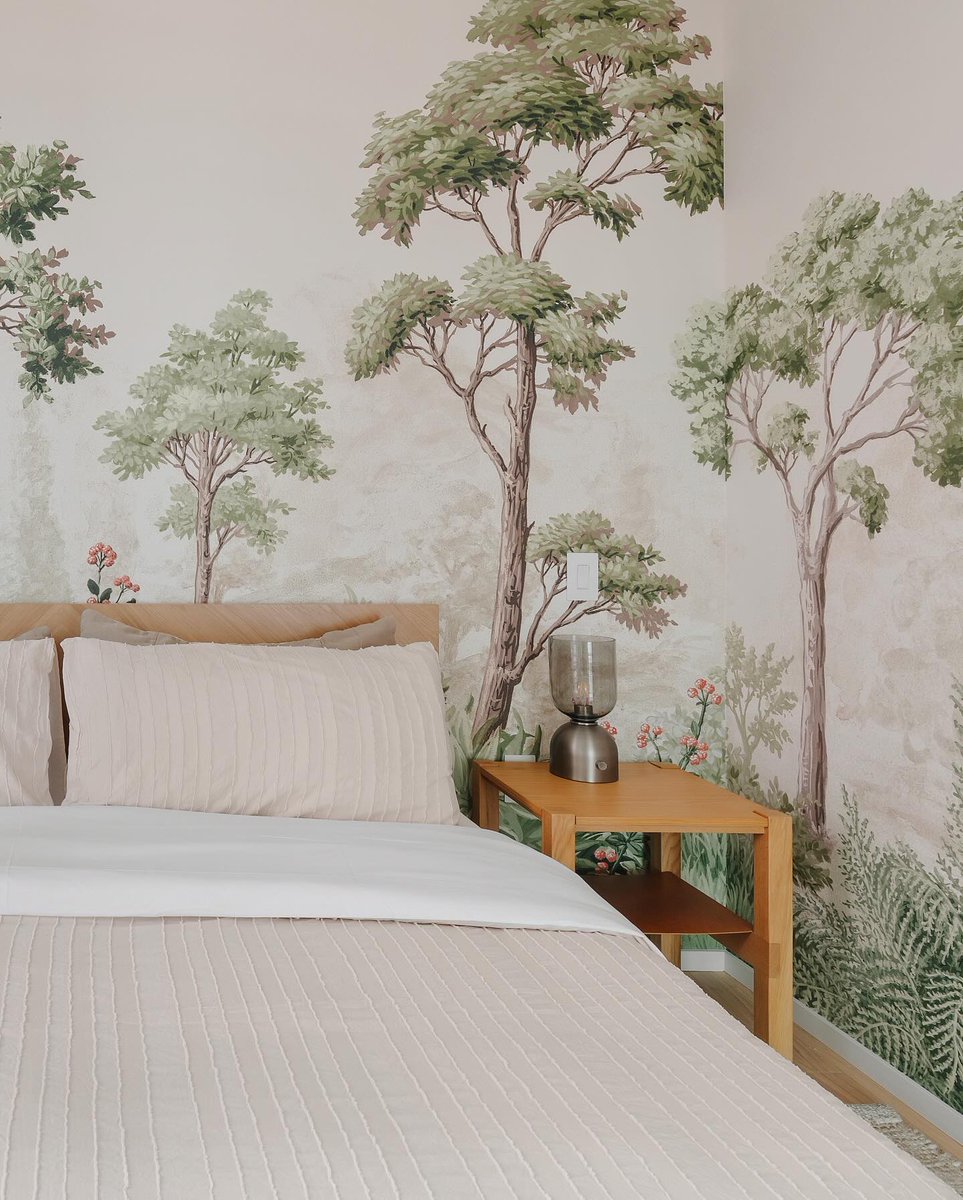 Enter the forest of our Grizedale Green bespoke mural! 🌳

With a neutral backdrop and lush sage green trees growing upwards, this design is perfect for bring just a hint of colour into a neutral space. 

📷 @studiokohchiu

#wallpapermural #greenwallpaper #bedroominspiration