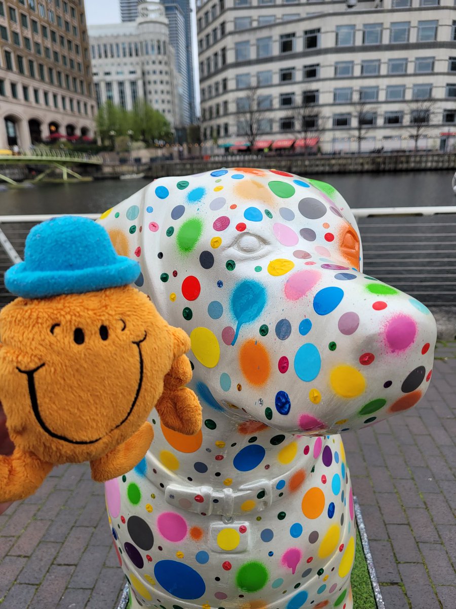 Did #PawsOnTheWharf today. Here is Mr Tickle with the dog by @MrASingh @CanaryWharfGrp @CanaryWharf @guidedogs