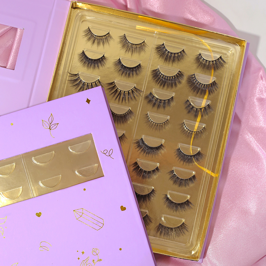 📣 Lash lovers pay attention 📣 Say hello to the #AOAPro lash book! Holds up to 16 pairs of #eyelashes. Keep your eyelashes #organized, free of dirt + easy to find! #shopmissa #eyelash #lashbook