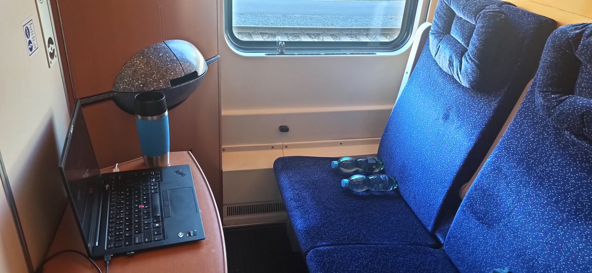 BioPhysMatt's tweet photo. Made it on time, onboard @unsereOEBB NightJet to Basel. Free Wifi (that works!) included #Conferencebytrain https://t.co/IsDr1r4jpW