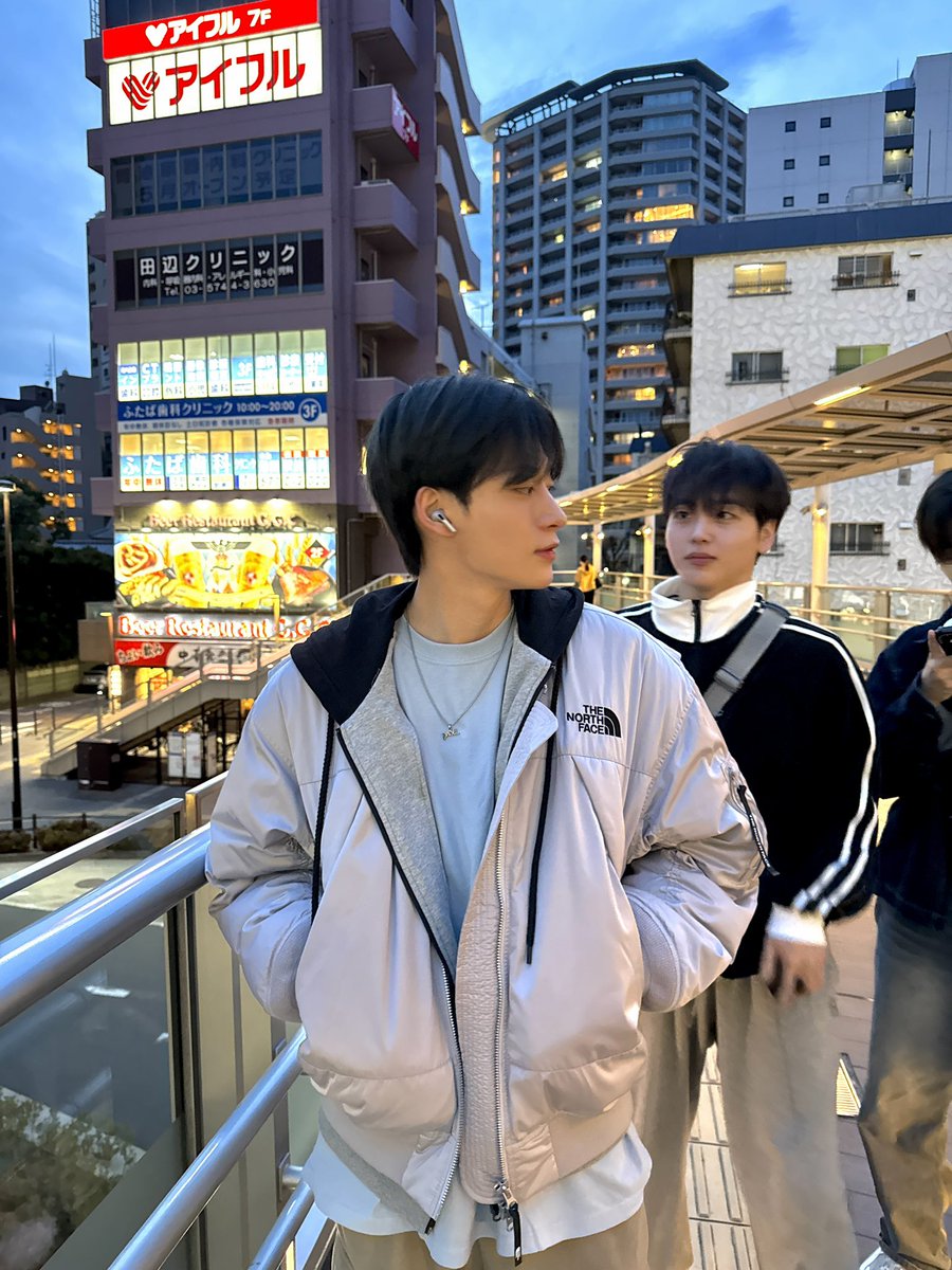 어!! 핑퐁즈다!!😜
#정모 #원진 #형준 #러비티 #크래비티