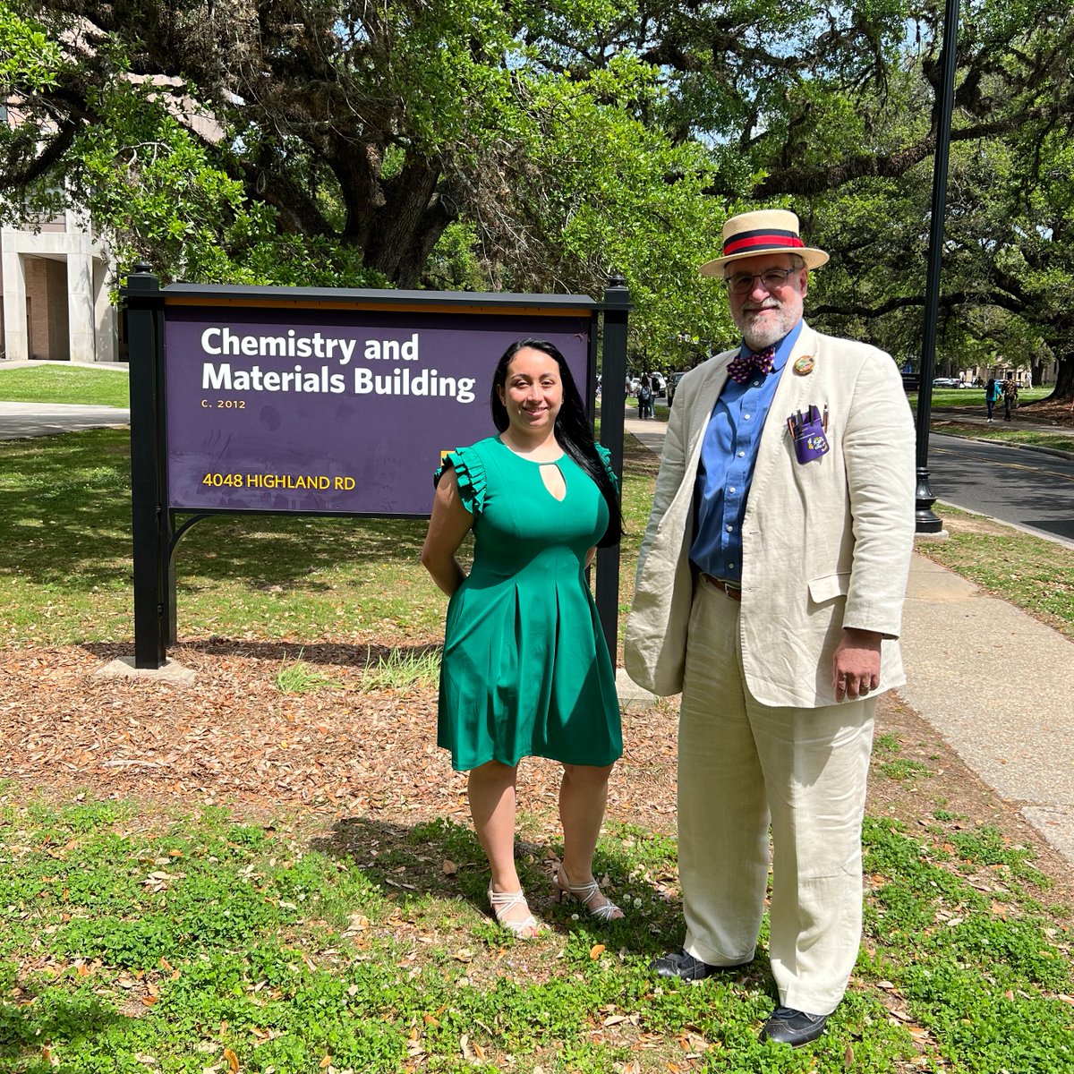 Congratulations to #LSUChemistry graduate student Maria Martinez for successfully defending her #PhD dissertation. Maria worked under the guidance of Professor John Pojman.