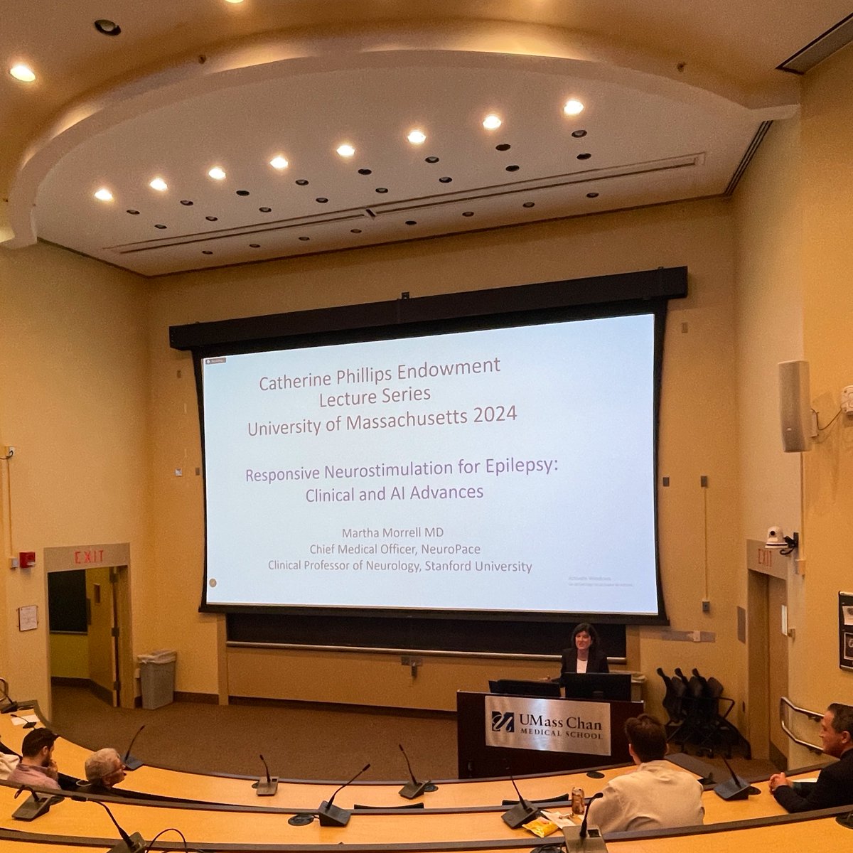 Excellent talk by Dr. Martha Morrell from Stanford University on clinical and #AI advances in responsive neurostimulation for #Epilepsy at UMass Neurology Grand Rounds! 🧠 #Neurotwitter #MedEd #Neurology #UMass