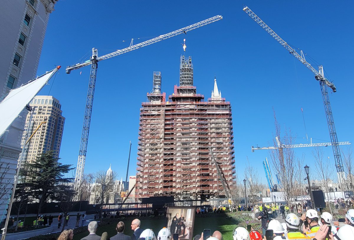 RST_Taylor's tweet photo. So, this happened this morning: The Angel Moroni statue returns to the east central tower of the Salt Lake Temple of @Ch_JesusChrist  after a 4-year absence for renovations — and almost 132 years to the date it was originally placed. Watch for coverage coming to @the_churchnews https://t.co/sS4PIXyNse