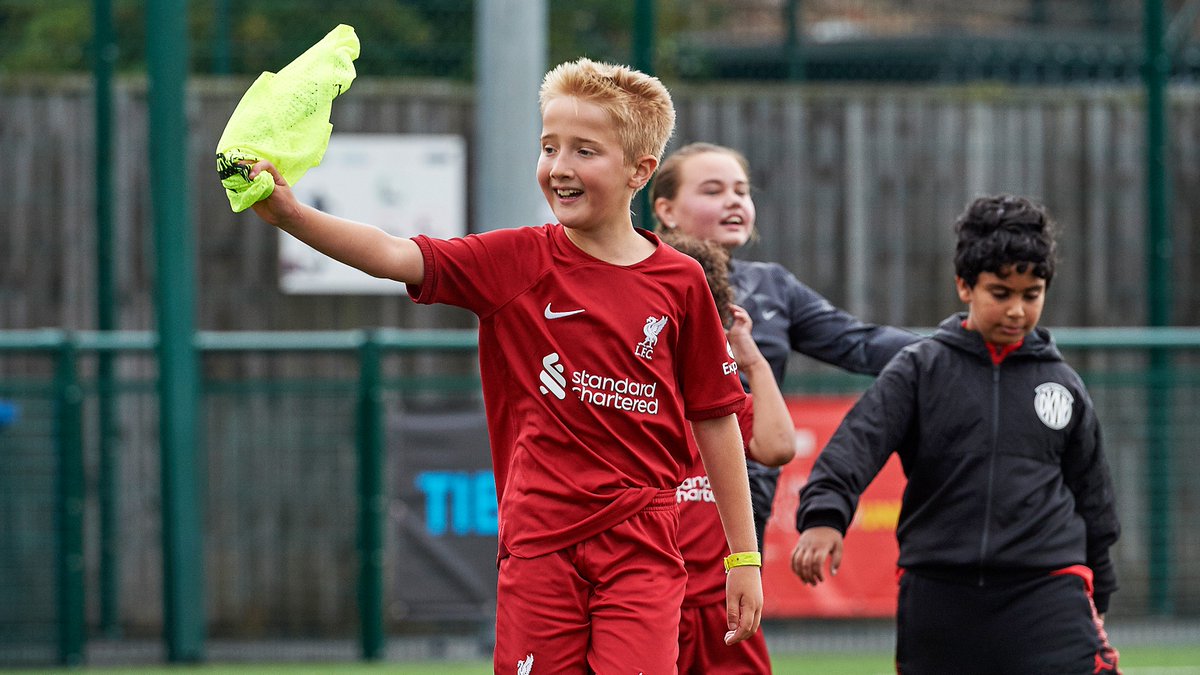 Limited spaces available🚨 
Our football camps are almost full. Be quick to secure your child's place this half term!
🗓️04/4📍 NAC
🗓️05/4📍 Dunes
🗓️08/4📍 NAC
🗓️09/4📍 JMO
🗓️10/4📍 Sutton Leisure
🗓️12/4📍 Halewood Leisure

10-3pm | 4-13yrs | £15 
Book Now bit.ly/3SutlEp