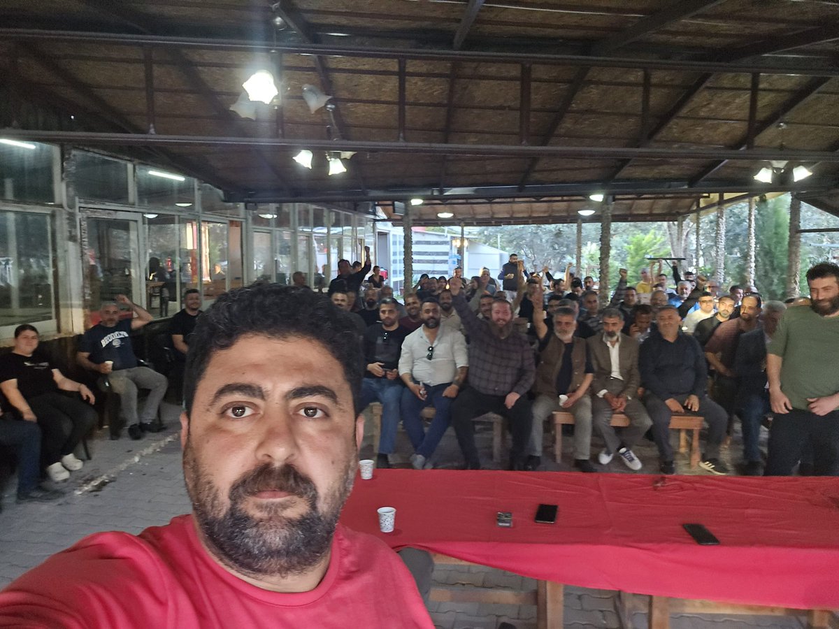 Hizamrc's tweet photo. Meclis üyelerimiz ve mahalle temsilcilerimizle birlikte sürdüreceğimiz mücadeleyi planladık..
..
Bitmedi daha sürüyor bu kavga ve sürecek..
Yeryüzü aşkın yüzü oluncaya dek... https://t.co/Tcjvx7FN4g