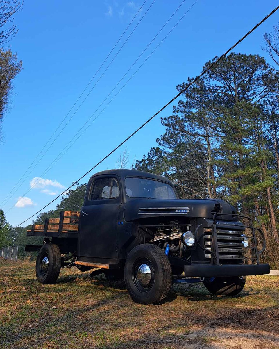 AutoMeter's tweet photo. Rustic charm meets classic style in this 1948 Ford F1 truck π
#classictruck #muscletrucks #oldtruck #streettrucks #classicsdaily #fordf1 https://t.co/KE6p0pEyCJ