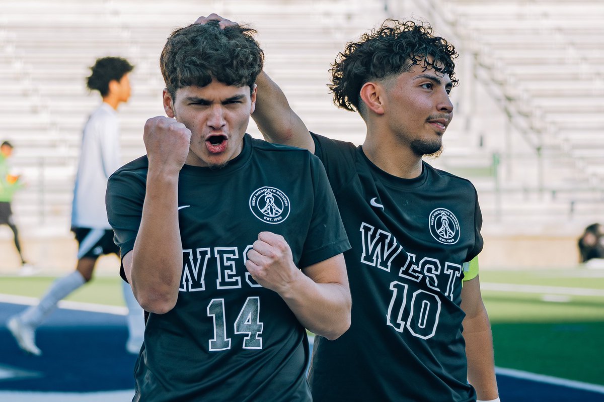 EricPSD's tweet photo. still running the west 🤠

#soccer #playoffs #sports #photograghy https://t.co/NfQMg6i0Cb