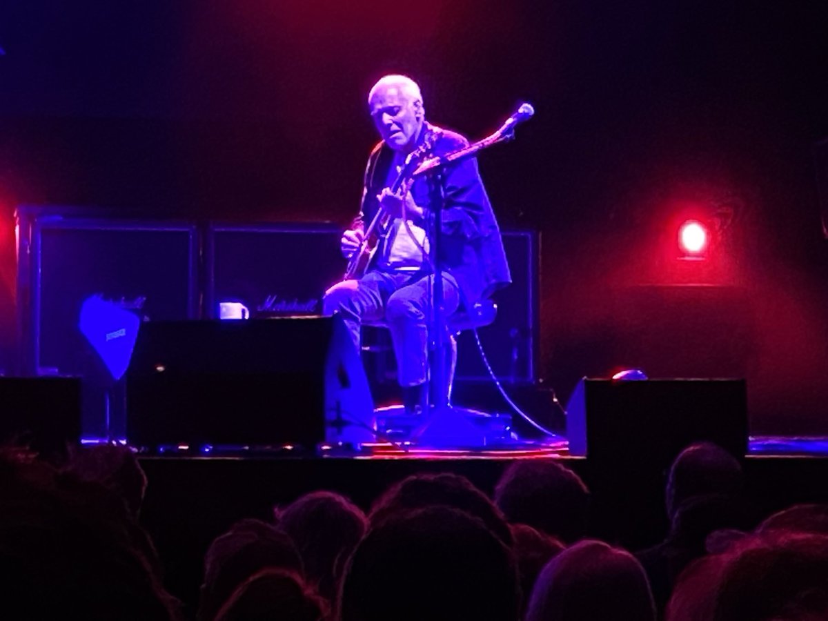 What a generous, guitarlicious gig by ⁦@peterframpton⁩ & band ⁦@hennepintheatre⁩. 2 hr, 40mins of various guitar styles, passionate vocals, easy humor by a hero dealing w degenerative muscle disease. 6 standing o’s. Hilites: Georgia, All I Wanna Be, Black Hole Sun