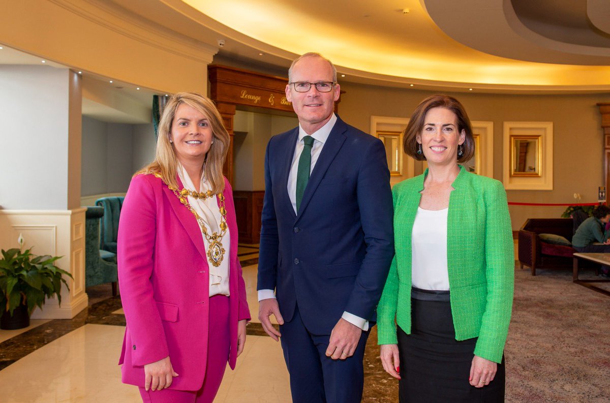 Difficult to sum up in just a few words all that @simoncoveney has achieved throughout his tenure as cabinet minister. Thank you for your remarkable resilience and unwavering commitment in representing Ireland over the years.