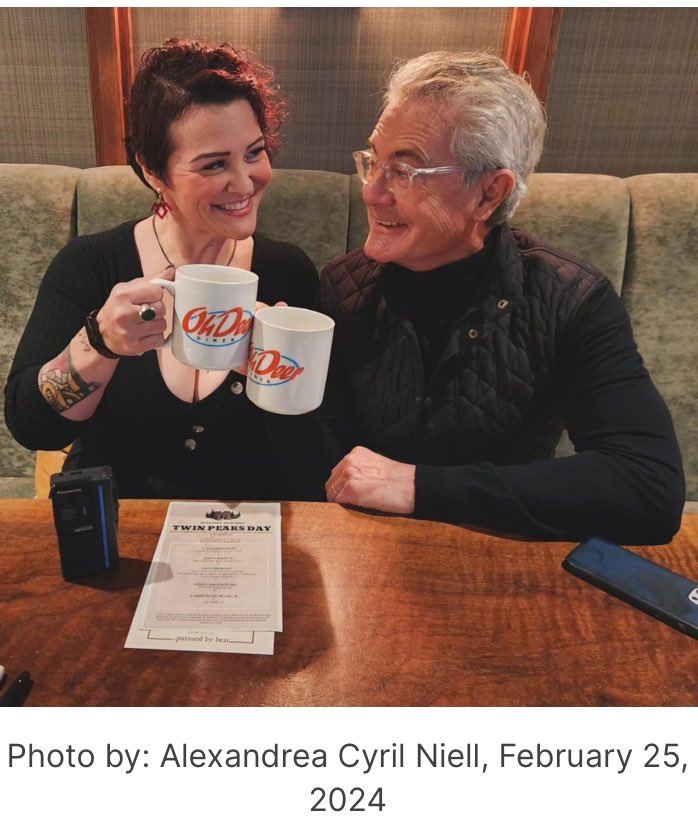 HOW HAVE I NEVER SEEN THIS BEFORR KYLE TOOK A PHOTO EITH OH DEER DINER MUGS!! 
From Twin Peaks Blog #twinpeaks #kylemaclachlan