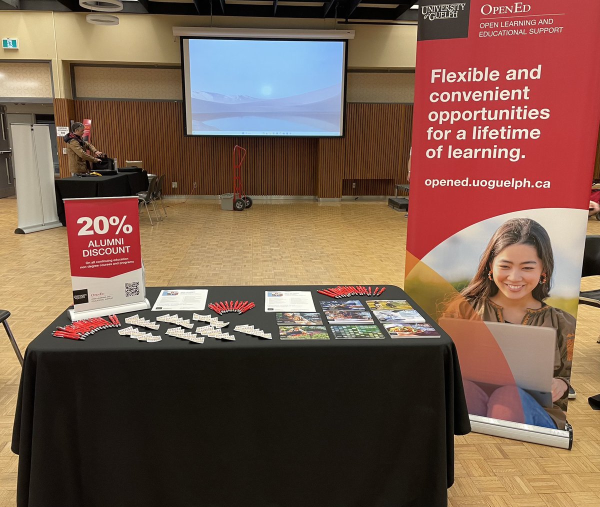 New @uofg grad? 

Check out the OpenEd table and learn how you can save 20% on our courses and programs! #GradLaunch #ForeverAGryphon @UofGAlumni