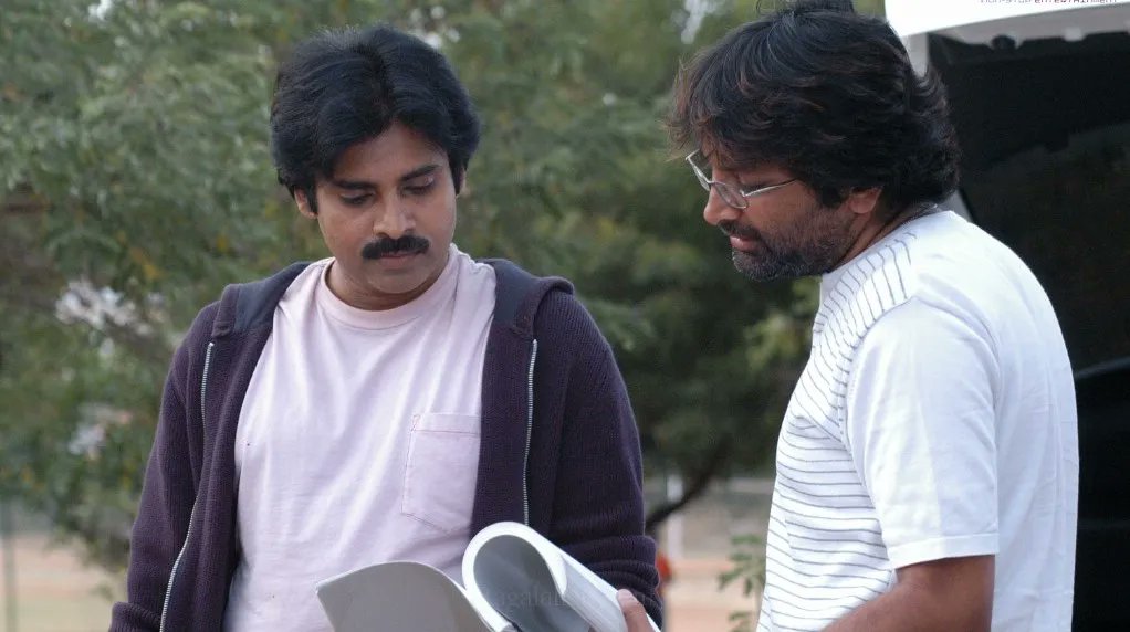 lik_esh7's tweet photo. . #Jalsa Film 🎬 Making
Sanjay Sahu #16YearsOfJalsa
#PawanKalyan 🤝 #TrivikramSrinivas https://t.co/dFZaexfNA5