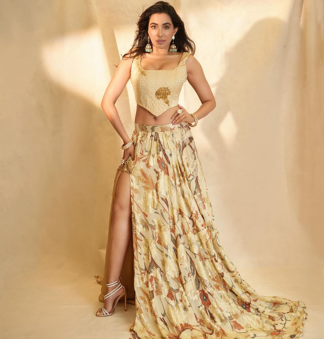 GKLSnuHaAAA1UMl?format=jpg&name=medium