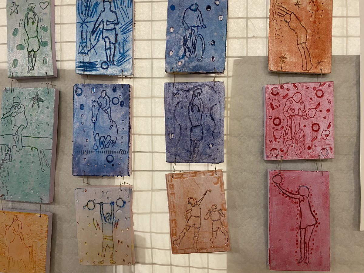 CRCNoidans's tweet photo. Olympisme, art corps, et mouvement : 3395 élèves de Haute-Saône s’emparent d’un projet ambitieux pour @Paris2024 grâce au travail des enseignants. Mme Millerand (IEN) et Mme Cely (conseillère pédagogique) présentent une exposition remarquable  @DSDEN70 et l’@vesoul_and_co https://t.co/PTVROeSHHE