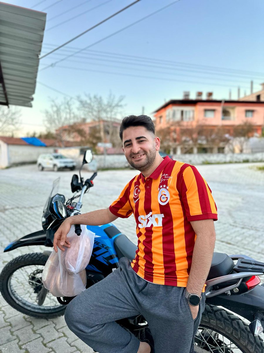 Sevmek sanatsa, sen kalbimin en güzel eserisin.<a href="/GalatasaraySK/">Galatasaray SK</a> 💛❤️