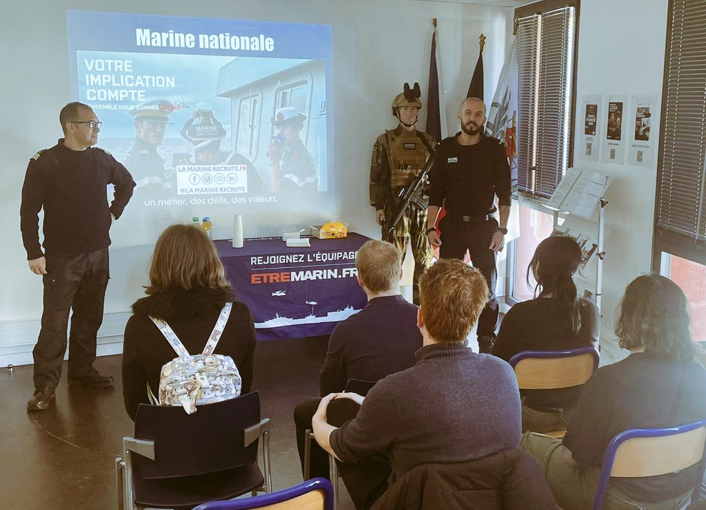 🚢C'est parti ! Semaine des #métiers du #maritime et du fluvial. Aujourd'hui à #Nice, découverte de la richesse des 80 métiers et 14 domaines d'activité de la <a href="/MarineNationale/">Marine nationale</a> et des opportunités de carrière proposées par la gendarmerie maritime.  #AvecFranceTravail