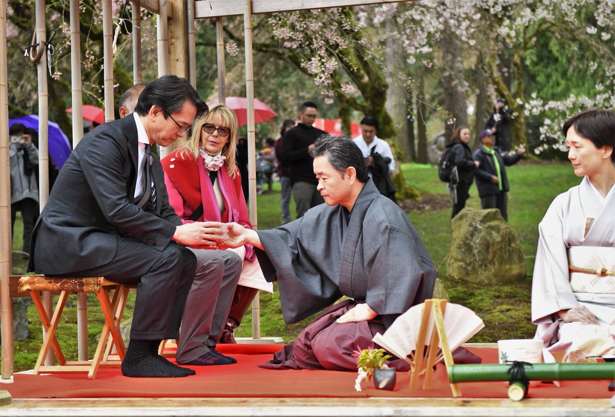 Experience spring's beauty at Sakura Days Japan Fair at @VanDusenGdn, April 13-14! Enjoy tea ceremonies, festival foods, sake, and crafts under cherry blossoms. 🌸 📍VanDusen Garden 📅 April 13 & 14 🎟️ bit.ly/3VyCbCL