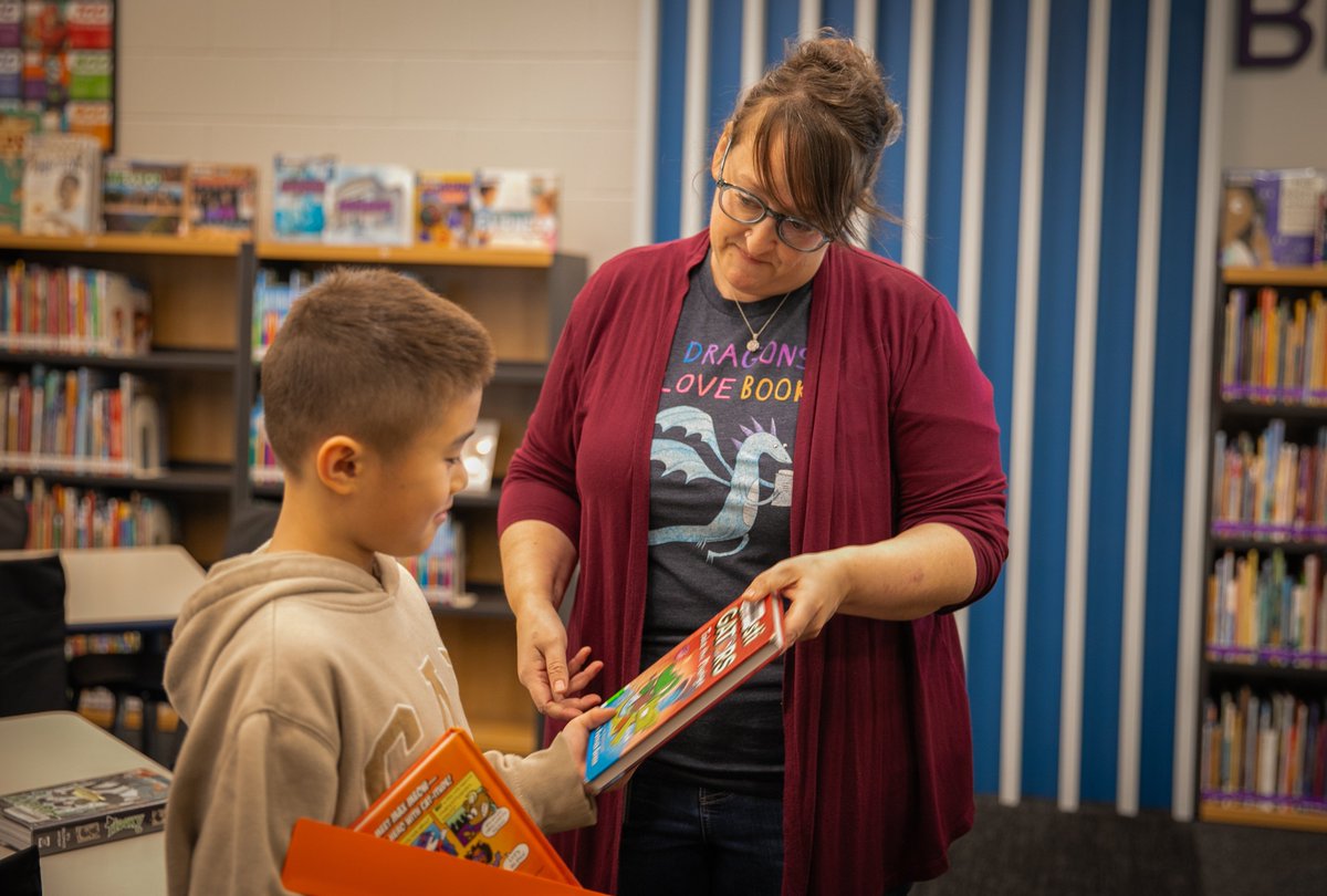 It's National School Librarian Day! Shout out to our KCKPS School Librarians and Library Aides for inspiring our students to pick up a book and be #BetterEveryDay.