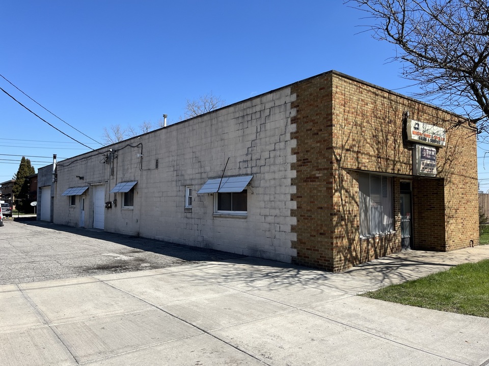theBrokerList's tweet image. 16321 Rockside Rd, Maple Heights, OH, 44137 #MapleHeights #Ohio #CRE #Office #MultiTenantOffice thebrokerlist.com/have/16321-roc…