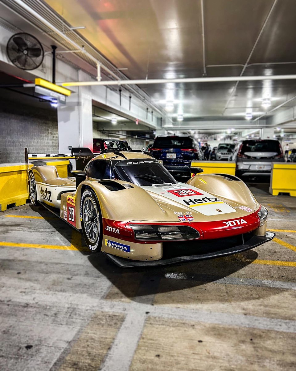 scarfonephoto's tweet photo. Now THIS is a rental car! I was surprised to see a HERTZ Team JOTA Porsche 963 show car as I was picking up my rental car in Fort Lauderdale yesterday. Looking forward to some family time in the sun 💚☀️ https://t.co/1ZN9QfiOHa