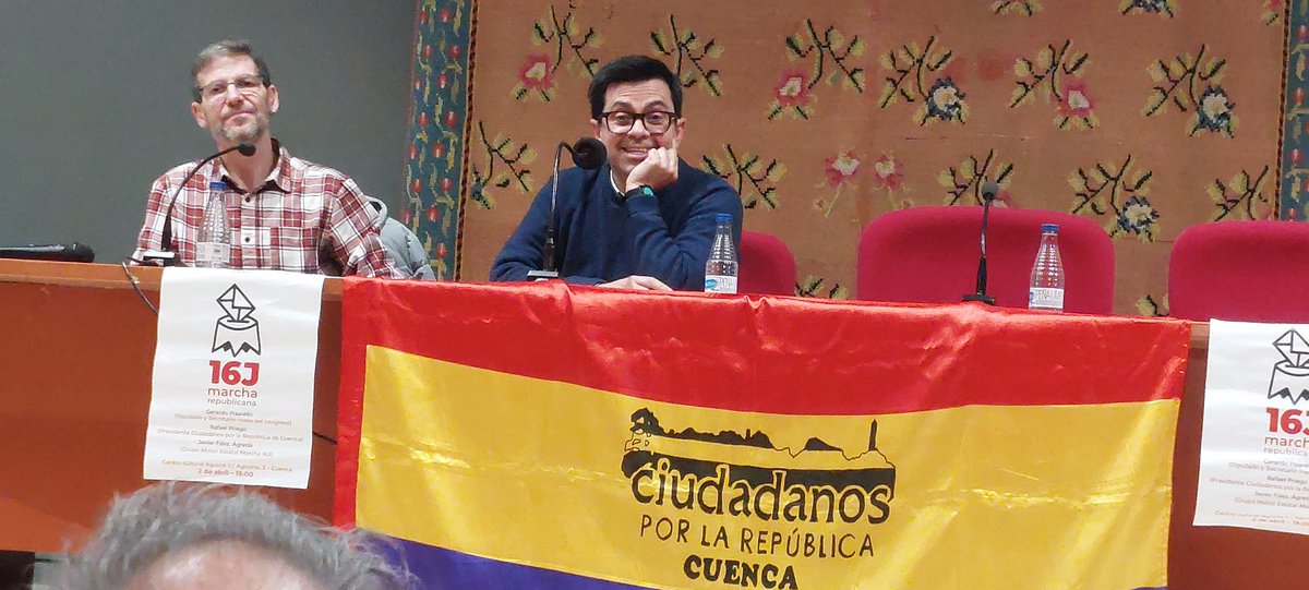 🔴  Empezamos el acto de presentación del libro " La República Inesperada" con su autor Gerardo Pisarello [<a href="/G_Pisarello/">Gerardo Pisarello</a>] y el compañero Rafael Priego [<a href="/Rafacoman/">Rafacoman</a> ]