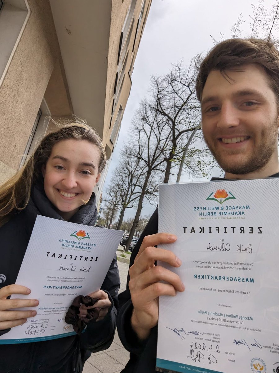 MariaSchamel's tweet photo. Call me Massagepraktikerin ✅
Neues Kapitel mit Massagebuddy @DrizErikson abgeschlossen. Mal schauen was das nächste bringt. 🤞 https://t.co/Brqq66em6u