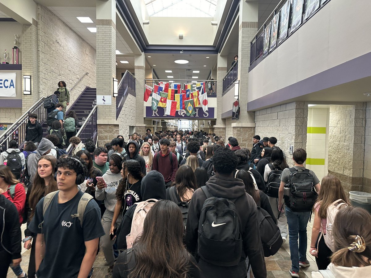 RGAPMobileLive's tweet image. 🎉Assistant Principal’s Week🎉:
#ThePassingPeriods at RPHS… where #HindSight is bigger than #FrontSight! lol Literally, there are more Ss behind me! #APWeek24 @RPHSBiology @RPHS_Panthers @FBISDScience @FortBendISD @HoustonChron @FortBendStar @NAESP @NASSP