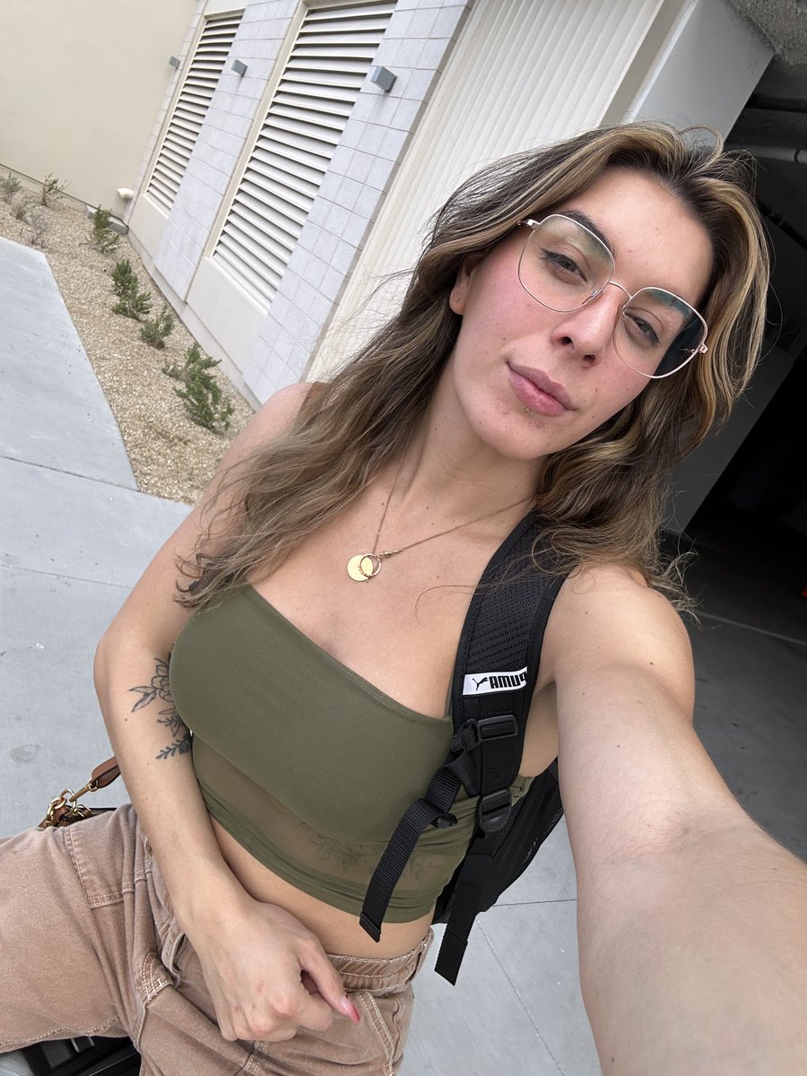 littlecibby's tweet photo. Taking the train today! LA here I come! https://t.co/6qQDumIC4j