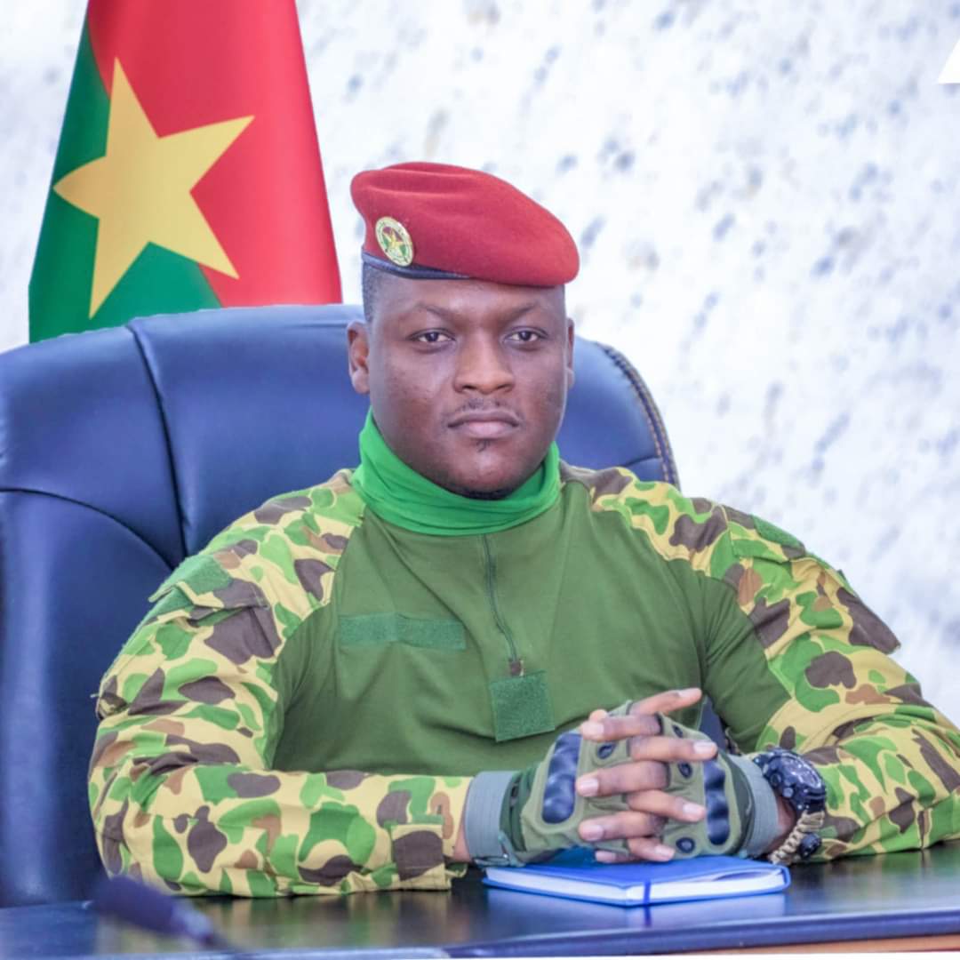 Investiture du nouveau président sénégalais : le Capitaine Ibrahim TRAORE formule des voeux de succès à Bassirou Diomaye FAYE «J’adresse mes vives félicitations... Lire👇👇👇 facebook.com/share/p/HaYpRG… #Com_Gouv_BF #SIGBurkina #BurkinaFaso