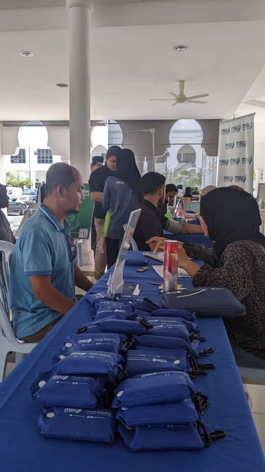 MSU SESS’s IHYA 24 -Mosque - Community Programme was at Masjid An Nur Temasya Glenmarie.
The medical check up programme assisted by MSUMC was well received.

#MSU #SESS #SDG02 #SDG03 
@MSUscd #MSUIhyaRamadan2024 #MSU2G #MSU1D1K