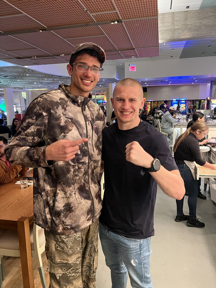 Big Weekend for @SBohachuk in Las Vegas winning the @WBCBoxing Interim Super Welterweight World Championship! Now rated #4 in the @ringmagazine ratings. Was also great to see @SebastianFundo1 and Pitbull Cruz at the Victory Party with @KnuckleheadSean. It was a great Kickoff…