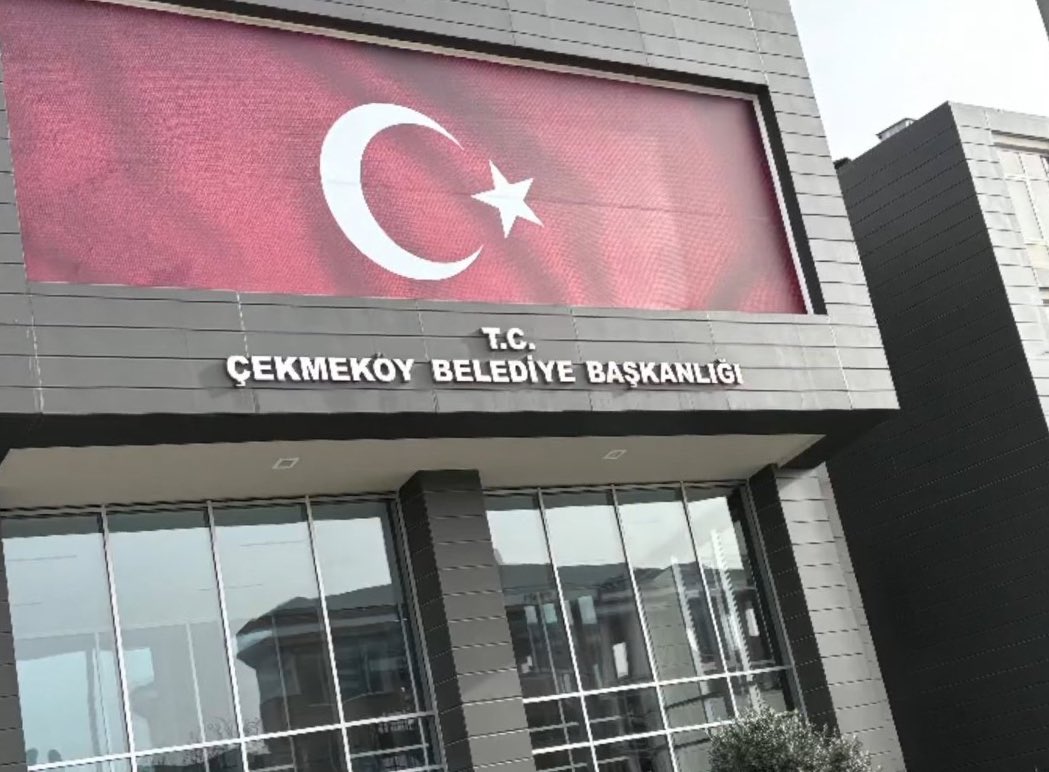 AKP’den CHP’ye geçen Çekmeköy Belediyesi…

Öncesi        /        Sonrası