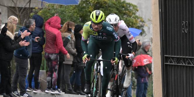 infoactu61's tweet photo. Primoz Roglic remporte la première étape du Tour du Pays Basque en se sentant fort. Article complet disponible dans les abonnements payants. 🚴‍♂️🏆 #Roglic #TourPaysBasque https://t.co/wLSGaN22f3