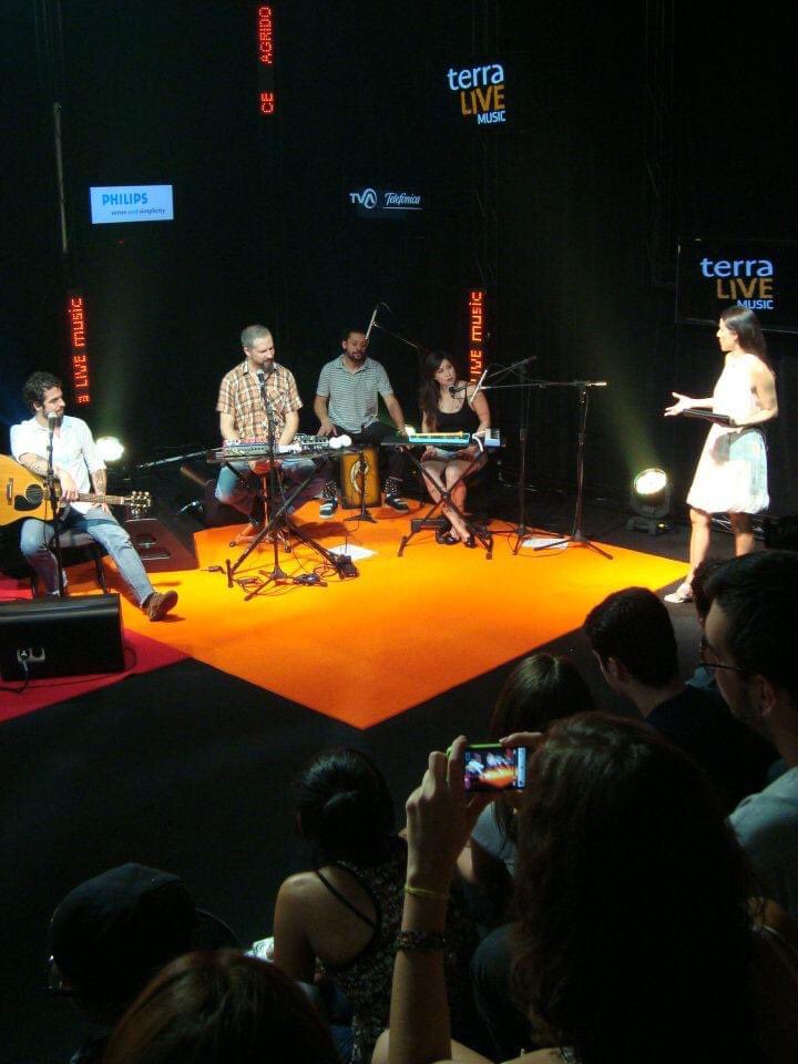 gilsaito's tweet photo. Em 2012 o @agridoce projeto da @Pitty e   @martin_mendezz gravaram #terralivemusic que era apresentado pela @LorenaCalabria pude participar e foi uma tarde bem linda!! Boas lembranças❤️ #agridoce #pitty #martinmendez #lorenacalabria https://t.co/yXd5i5WWG0