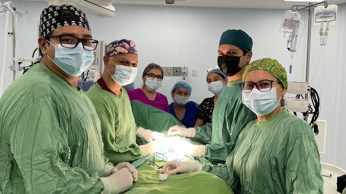 HIAyoraLoja's tweet photo. #ElNuevoEcuador |Con el objetivo de resolver a tiempo las enfermedades congénitas que afectan a los niños, el servicio de pediatría junto a sus cirujanos han intervenido quirúrgicamente a varios pacientes. Jesús Rondón, explica que la mayoría corresponden a descenso testicular. https://t.co/zJr2DbNog8