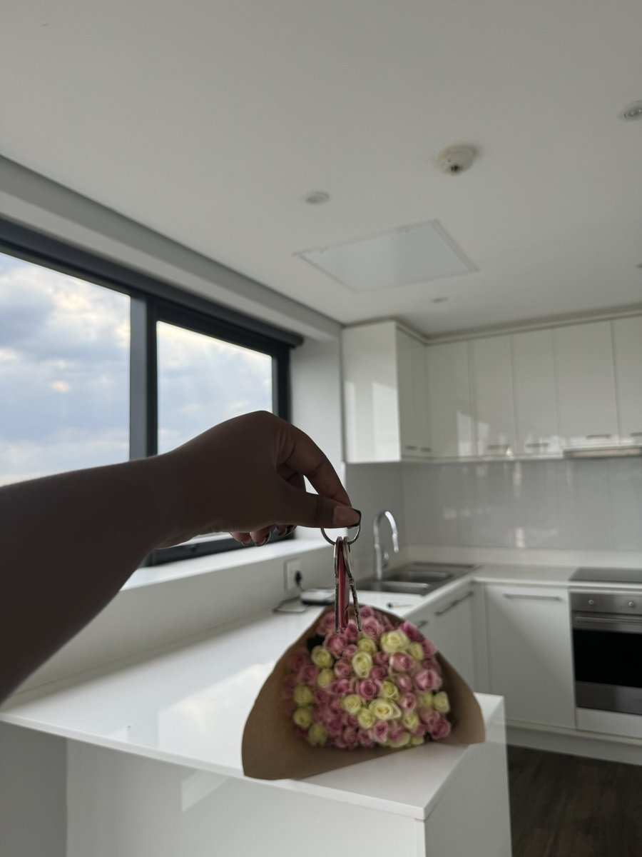 CweBophi's tweet photo. new apartment 🥹🏡 https://t.co/C1KE9KPIob