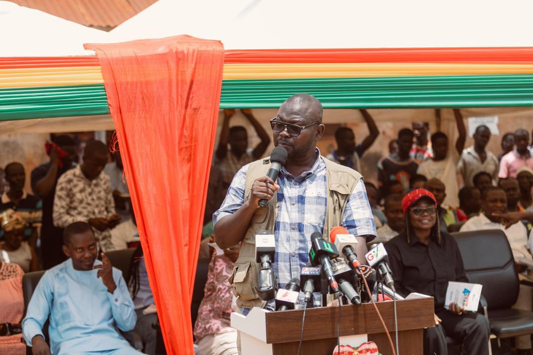 mrhgovgh's tweet image. 🚨🗞️: The rehabilitation of the 119 Berekum - Sampa Road Project has started. 

Earlier this morning, April 2, 2024, Hon. Asenso-Boakye handed over the road project to Messrs  Rango Construction Ltd at a colorful event at Jinijini in the Bono Region. 

The road will be…