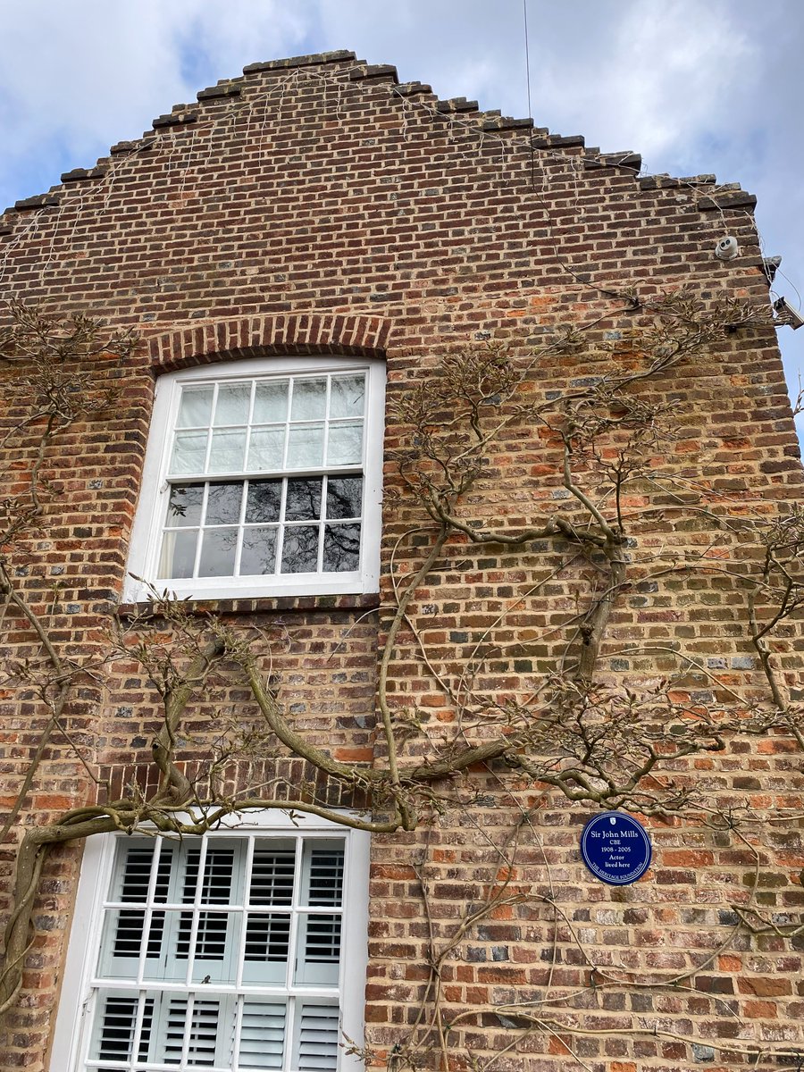 Location job for Robert Hamer's Kind Hearts and Coronets took me to Denham today, and ended up spotting plaques on local houses for Ben Nicholson and John Mills, the latter right next to the church seen in Hamer's film.