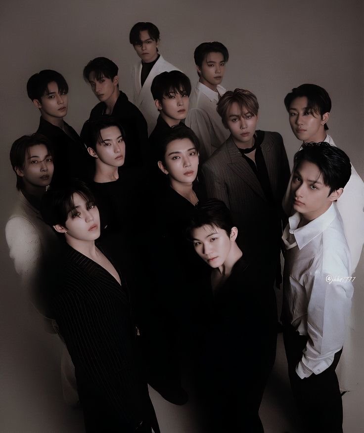 shadlas's tweet image. kpop groups that can sing, dance, rap AND write