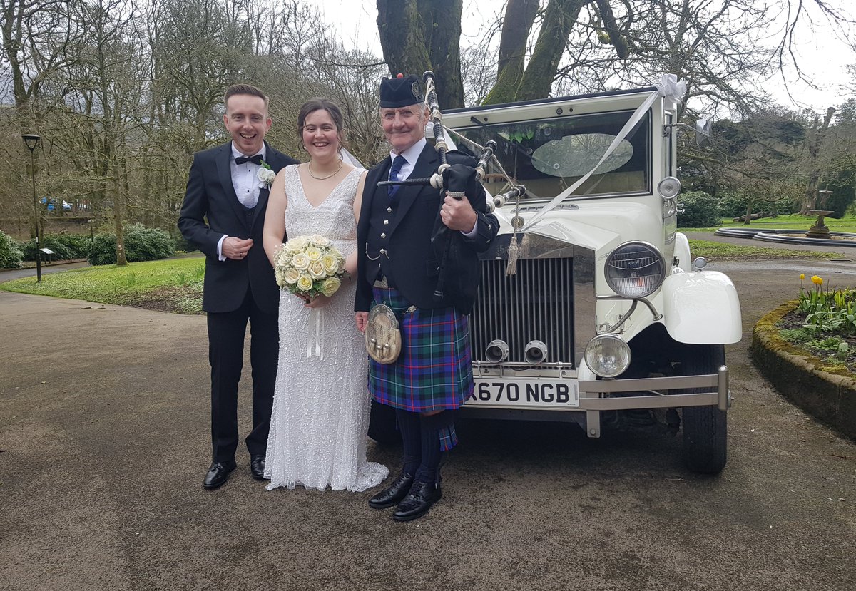 Wedding #Bagpipes today, for Samuel & Courtney's @BedwelltyHouse #Tredegar 🙂 Playing for arriving guests, Signing tunes were: Myfanwy, Titanic & Braveheart. Also playing for Drinks Reception, then Wedding Breakfast Entry. Congratulations :-) #BagpiperSouthWales #Bagpipemusic